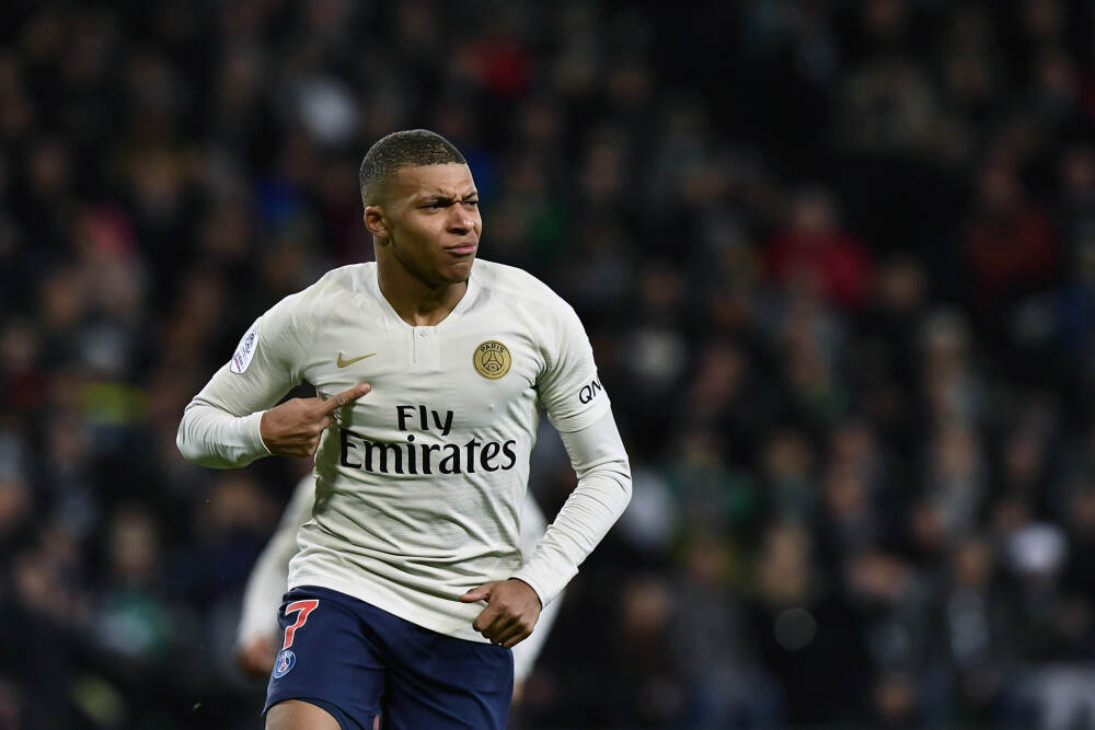杜兰特：喜欢球队挨打后马上回击的特质 我们赢得了彼此的信任